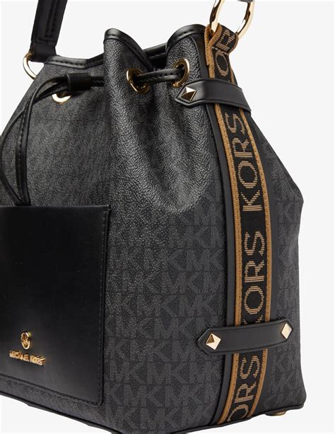 Shop Michael Michael Kors Maeve bucket bag on Rinascente.